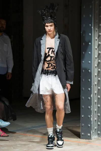Look 29